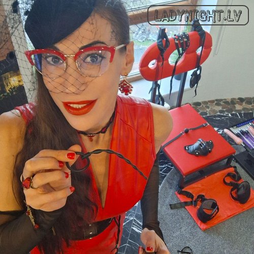 MISTRESS JULIA