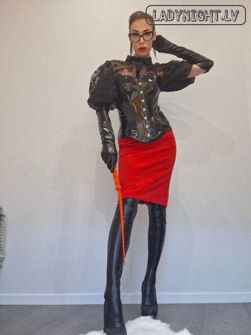 MISTRESS JULIA
