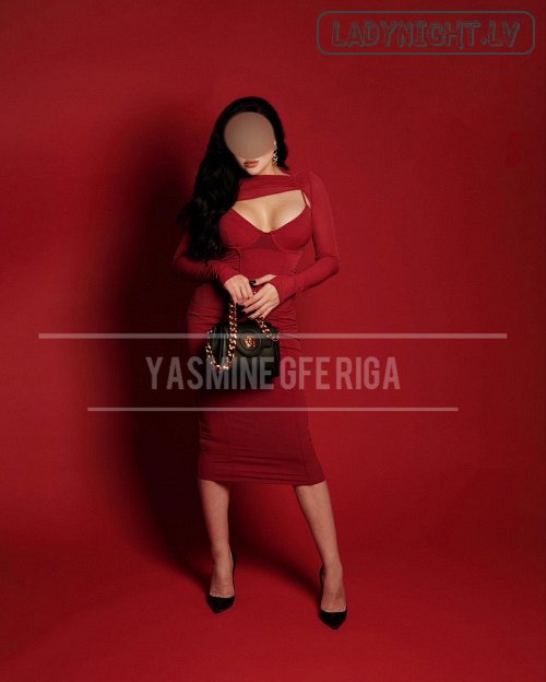 YASMINE REAL